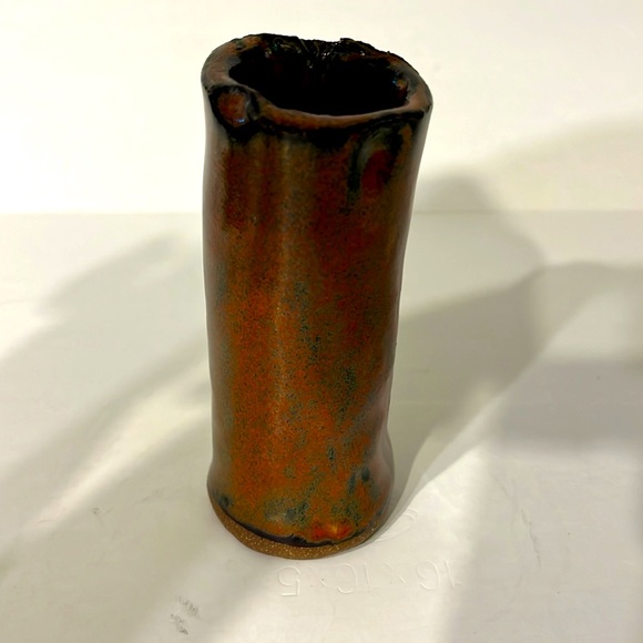Small Free-form Vase Earthborn pottery - Picture 2 of 5